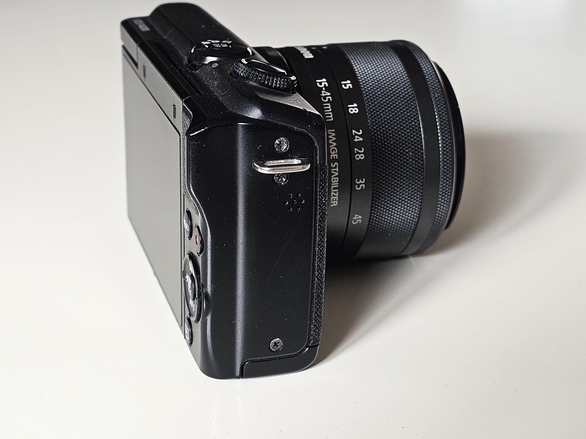 Canon M200 + 15-45 +22mm f2