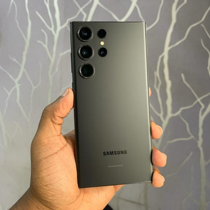 Samsung S23 ultra на 1 терабайт