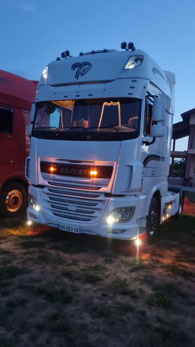 Camion DAF XF 510 si Schmitz Varios