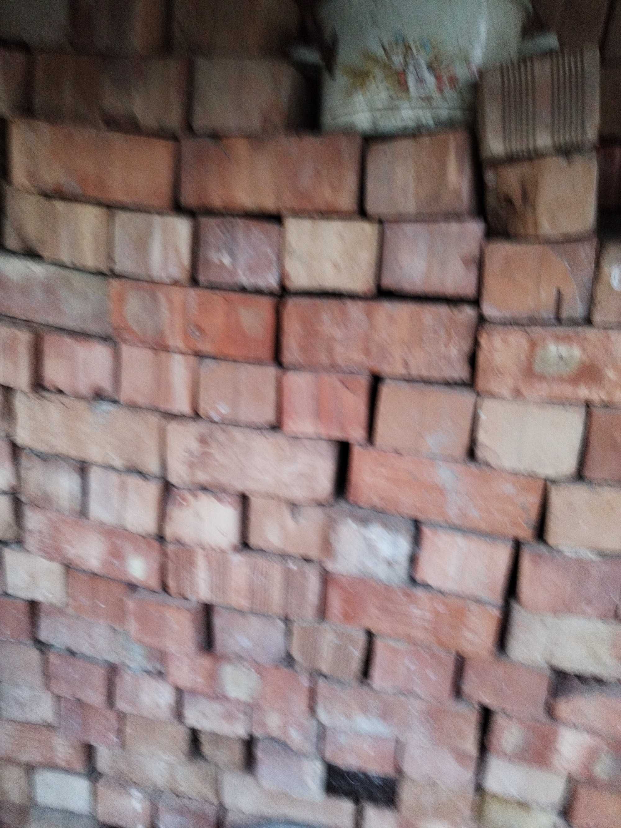 Vând cărămidă cu goluri