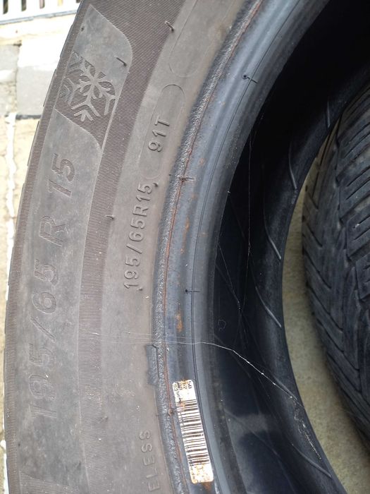 Два броя зимни гуми Мишелин 195/65/15