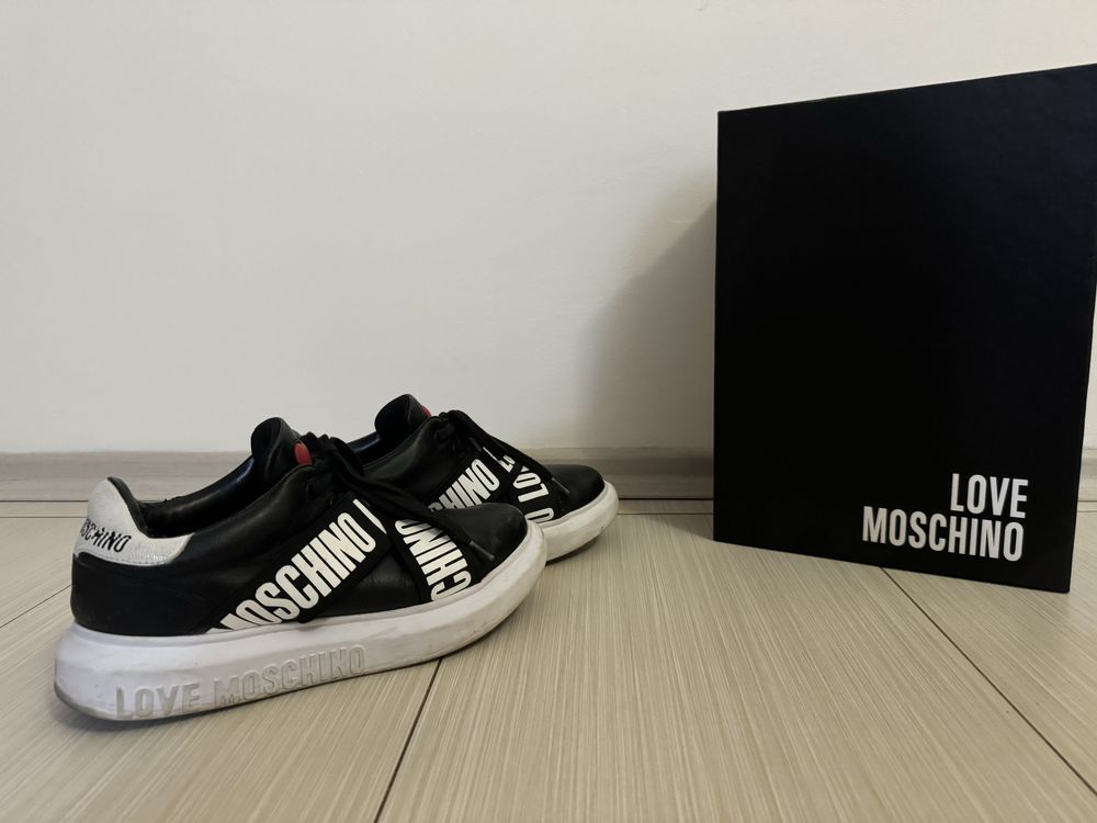 Обувки Love Moschino