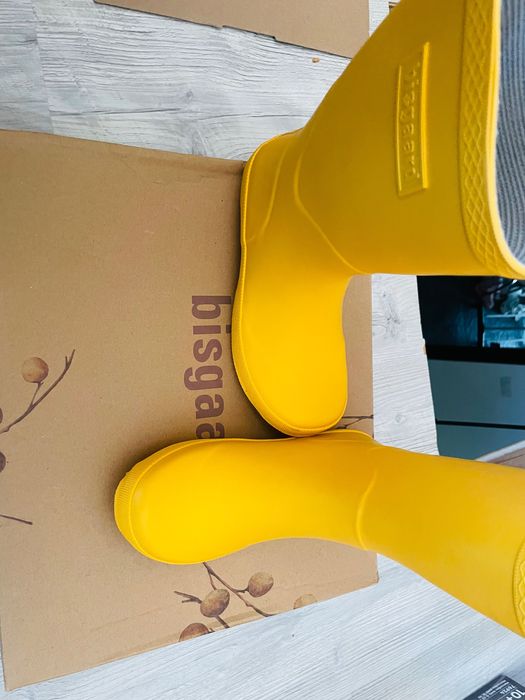 Cizme noi ,Bisgaard 34