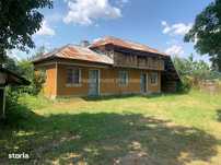 Casa batraneasca si gospodarie zona Popesti (50 km de Pitesti)