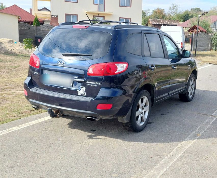 Vând Hyundai SantaFe 4x4 cu motorul 2.2 diesel de 150 cai- 7 locuri