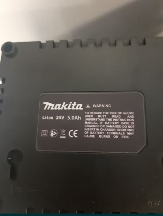 Flex MAKITA cu 2 acumulatori,turație variabila și pornire lenta