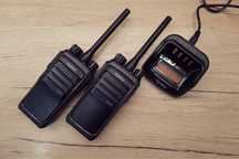 Doua Statii Hytera PD505 LF emisie receptie walkie talkie Top ca Nou
