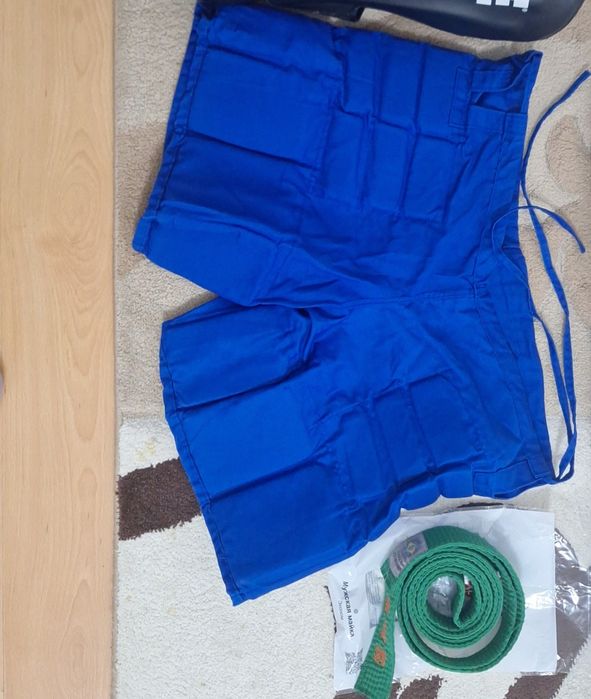 Спортивные шорты для защиты 2000 тг  и новый зеленый пояс 1000 тг