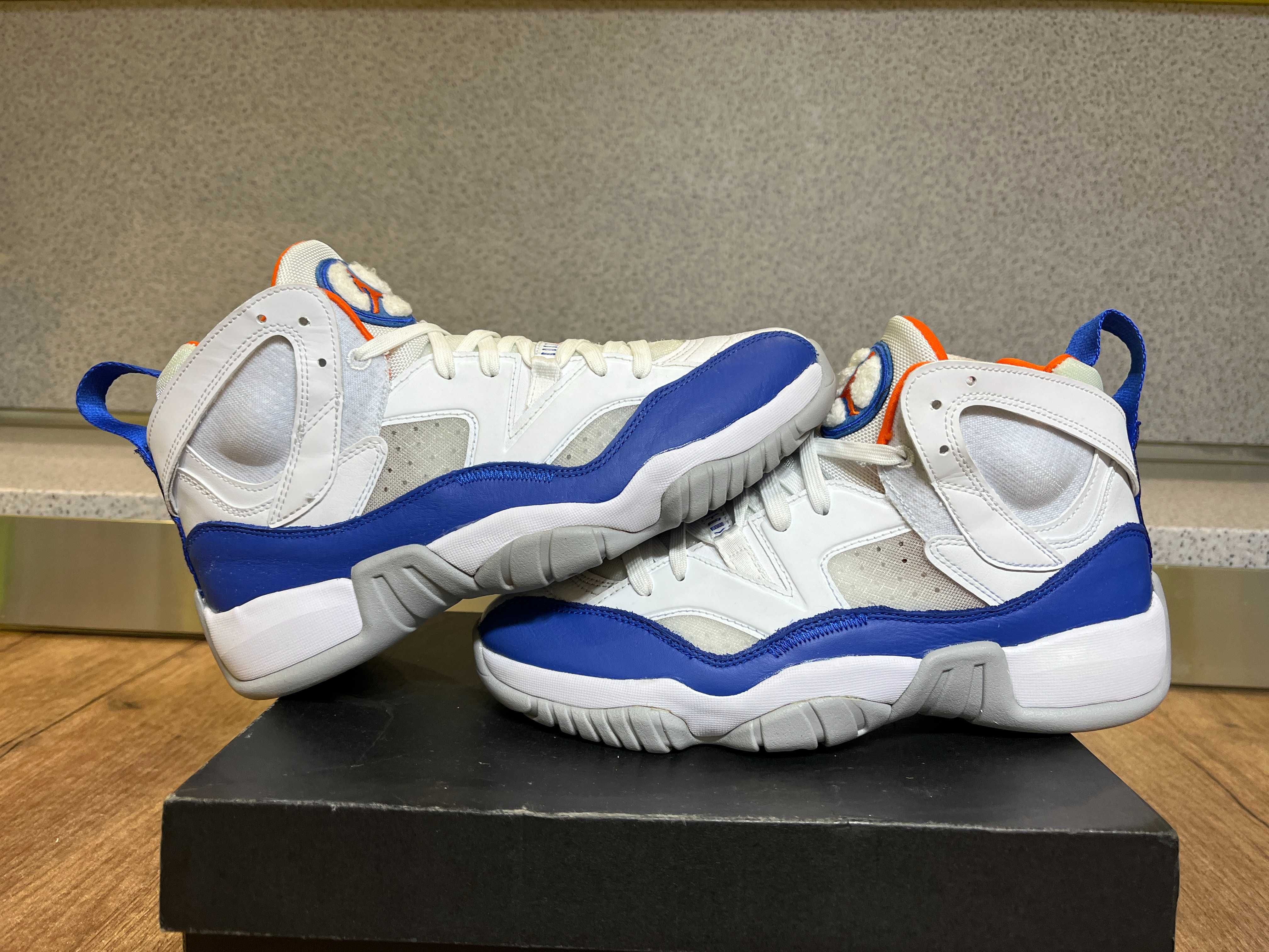 ОРИГИНАЛНИ *** Nike Air Jordan Jumpman Two Trey / Knicks White Royal