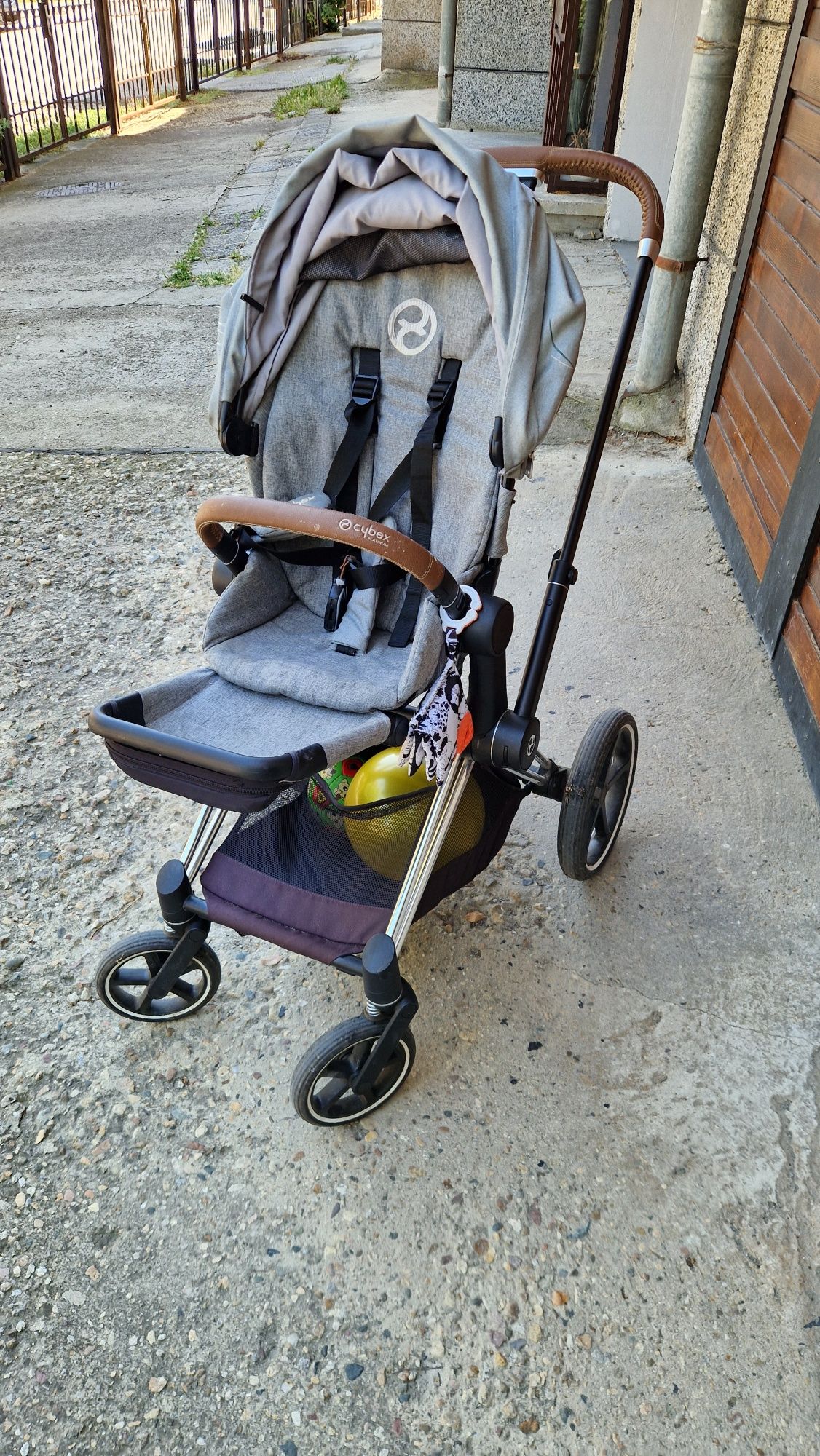 Пълен комплект бебешка количка Cybex Priam 4/e-PRIAM Lux Koi+ аксесоар