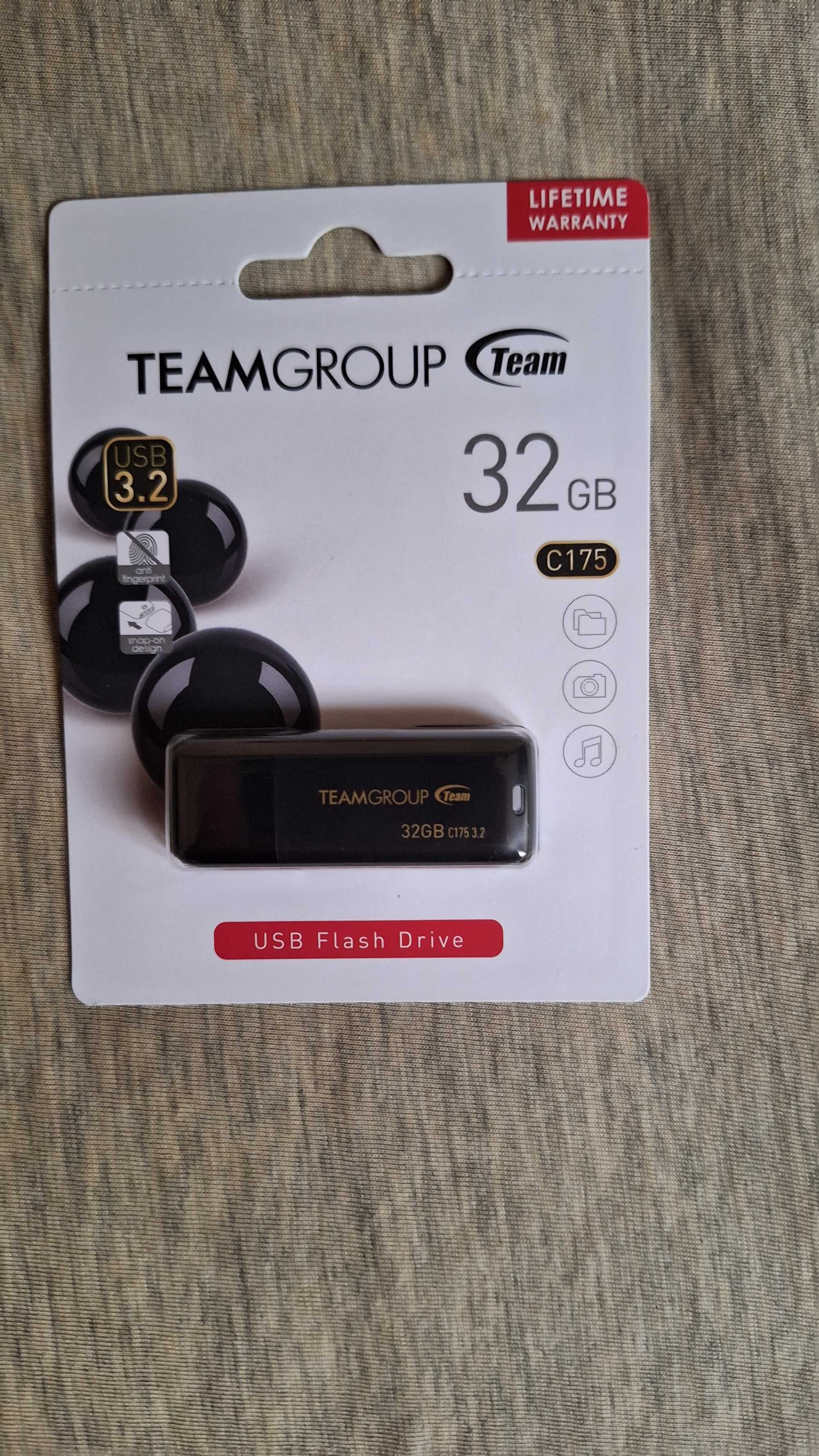 Продавам Flash Drive TEAMGROUP