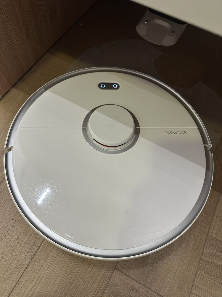 Продаю моющий робот пылесос xiaomi Roborock s5 Max