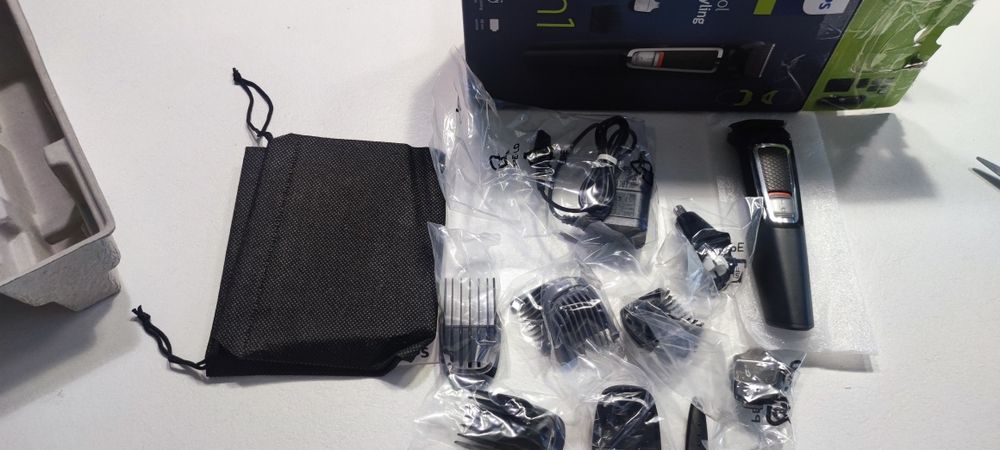 Aparat tuns par si barba Philips seria 3000 9 in 1