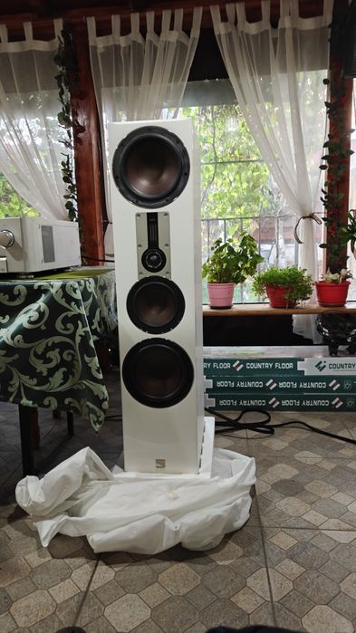 DALI OPTICON 8/ noi impecabile