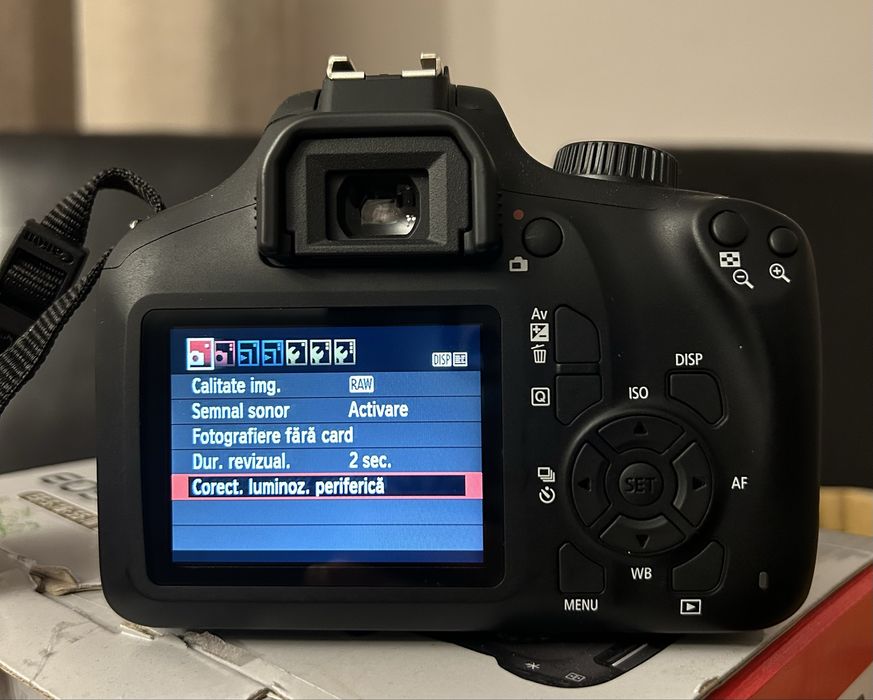 Aparat foto nou DSLR Canon EOS 4000D