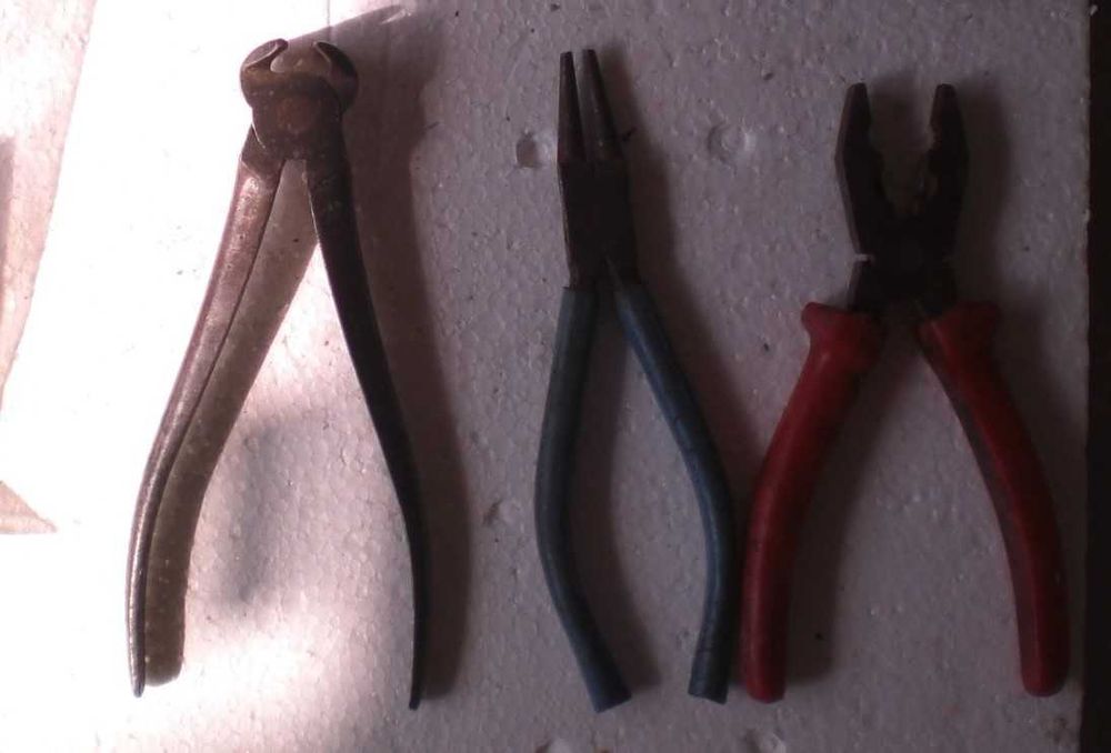 Пили,шлосерско чукче,клещи,чукове