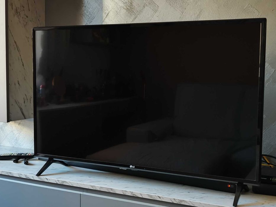43" LG 43UK6300MLB, LED Ultra HD, 3840 x 2160, перфектно състояние