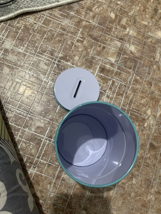 Продам копилку металлическую