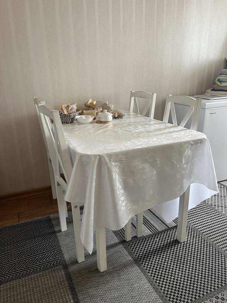 Продам стол и 6 стульев