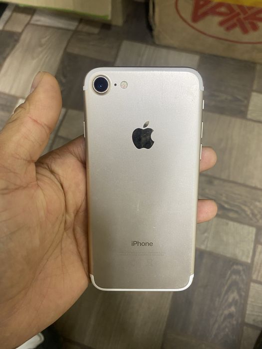 Айфон 7 (32гб) телефон