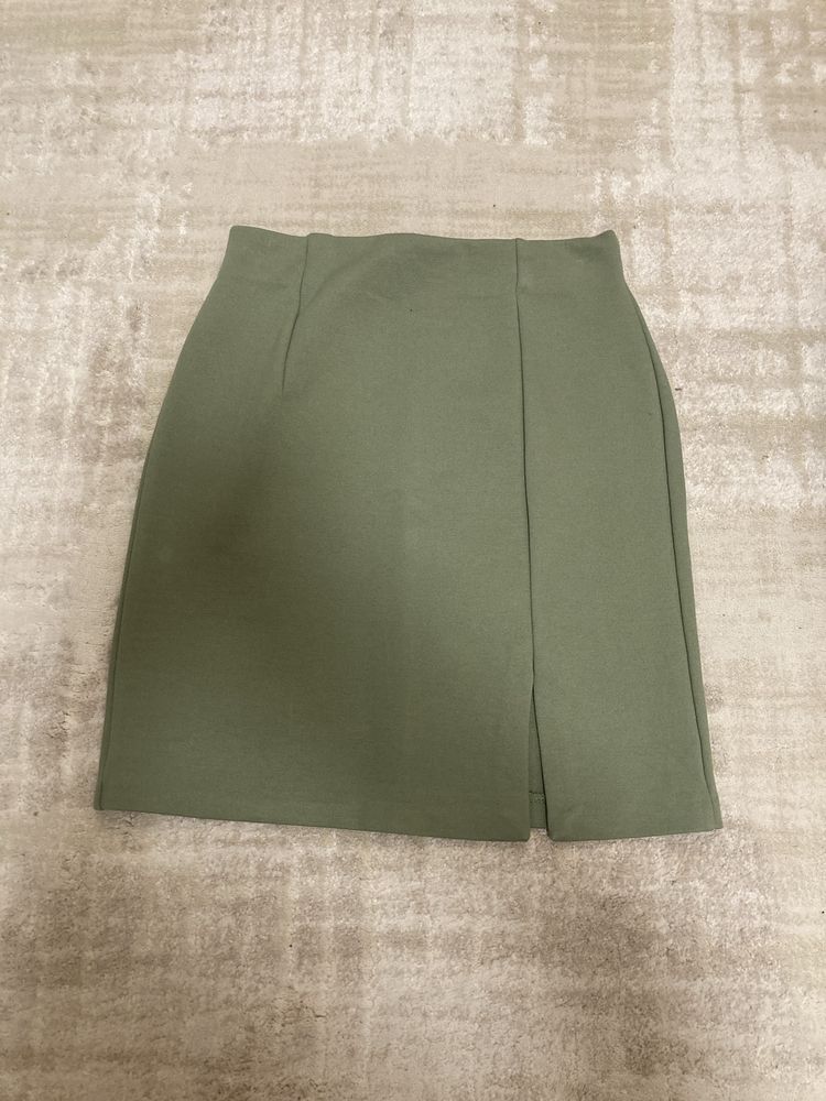 Къси поли и панталони Zara и Stradivarius размер XS-S