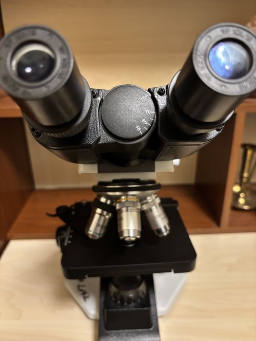 Vand microscop nou cu accesorii