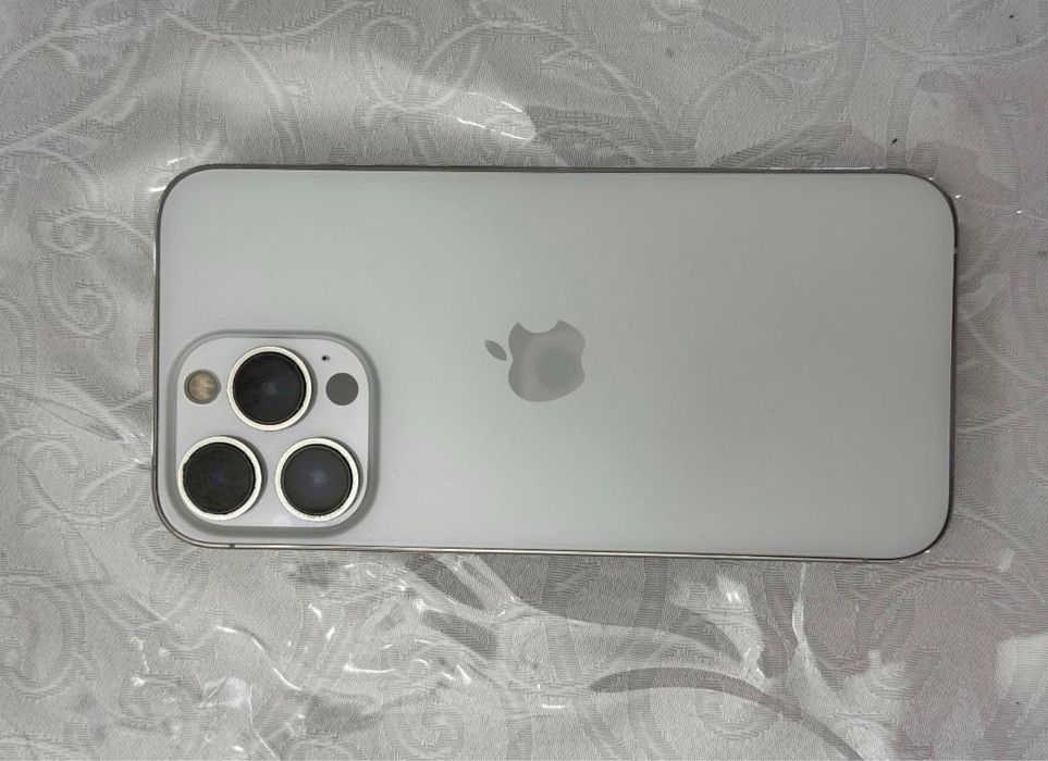 Айфон 13 про 256гб емкость 100% и часы G-SHOCK B100