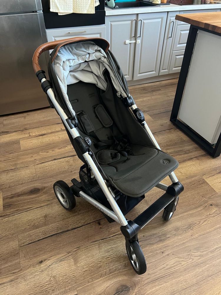Cărucior Mutsy Nexo – kaki, sport, compact