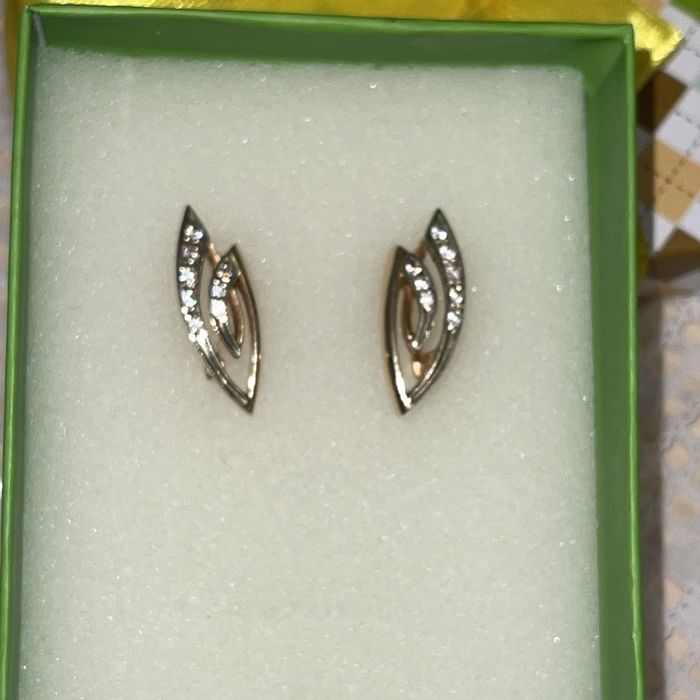 Продам серьги золотые