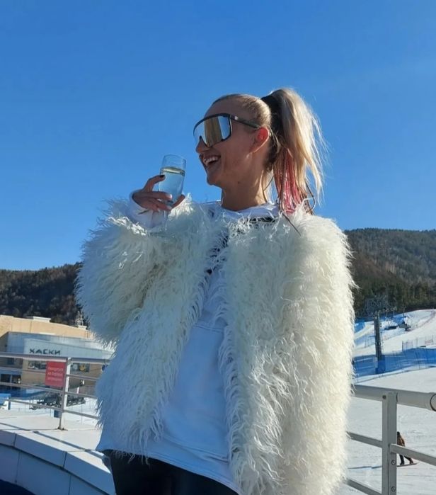 Белая  пушистая шубка лама 44,46,48 размер