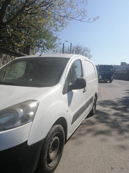 Vând peugeot partner 1.6