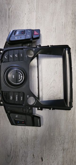 Vând kit audio hyundai i40