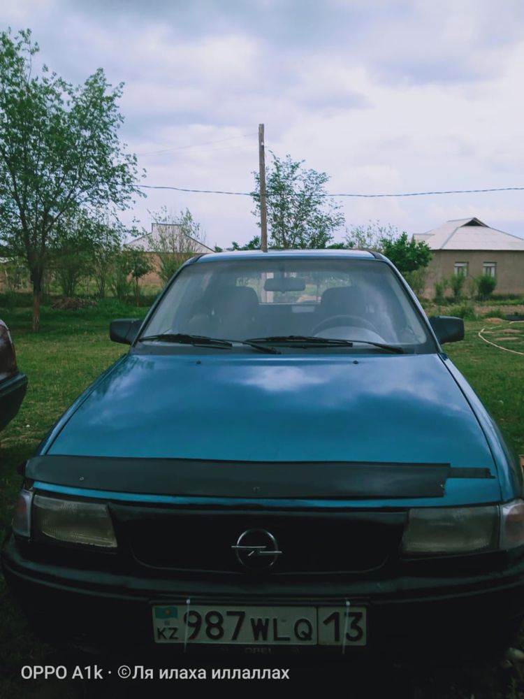 Opel Astro 1992 года