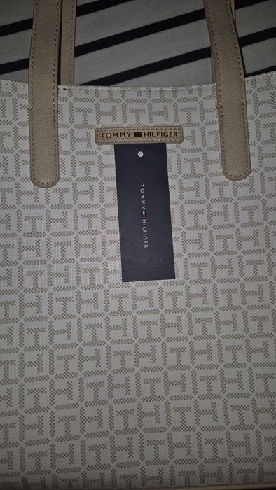 Geanta dama Tommy Hilfiger