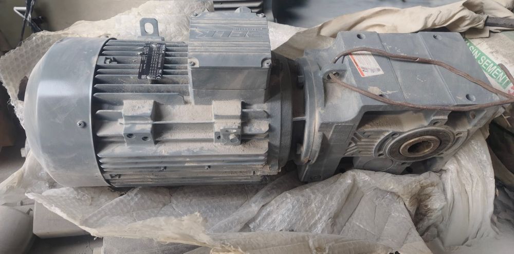 Електрический матор