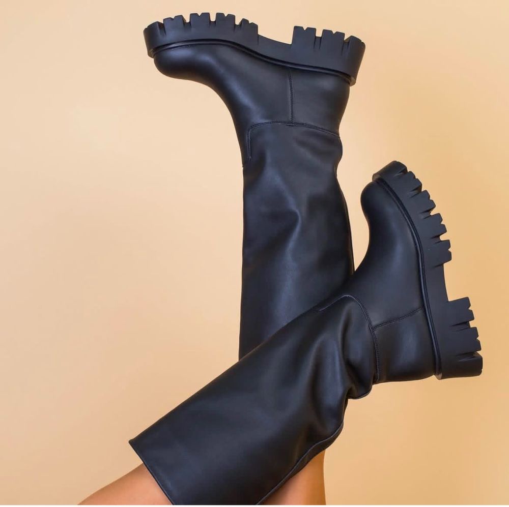 Черные сапоги “Zara” 36 размер
