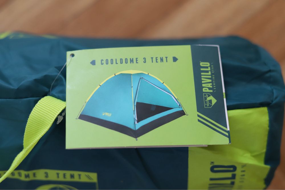 Палатка новая абсолютно на троих людей