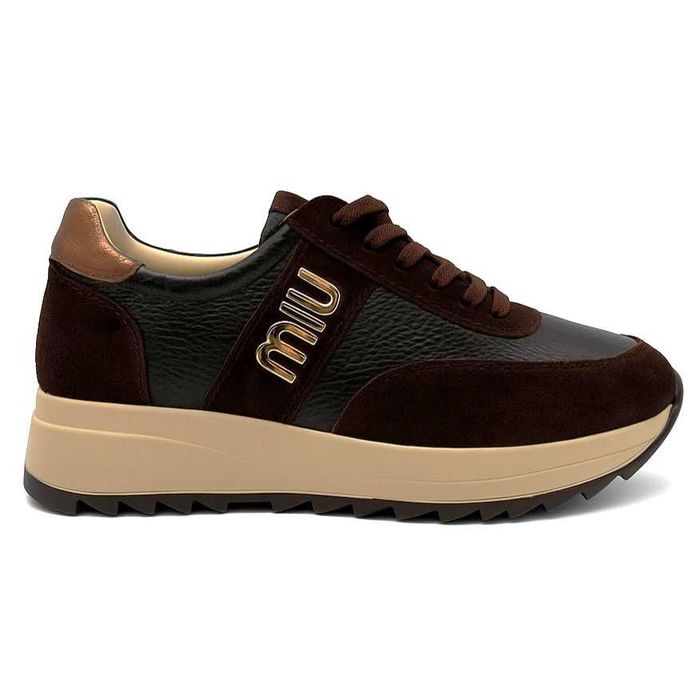 Дамски кафяви обувки от естествена кожа с платформа и златист акцент