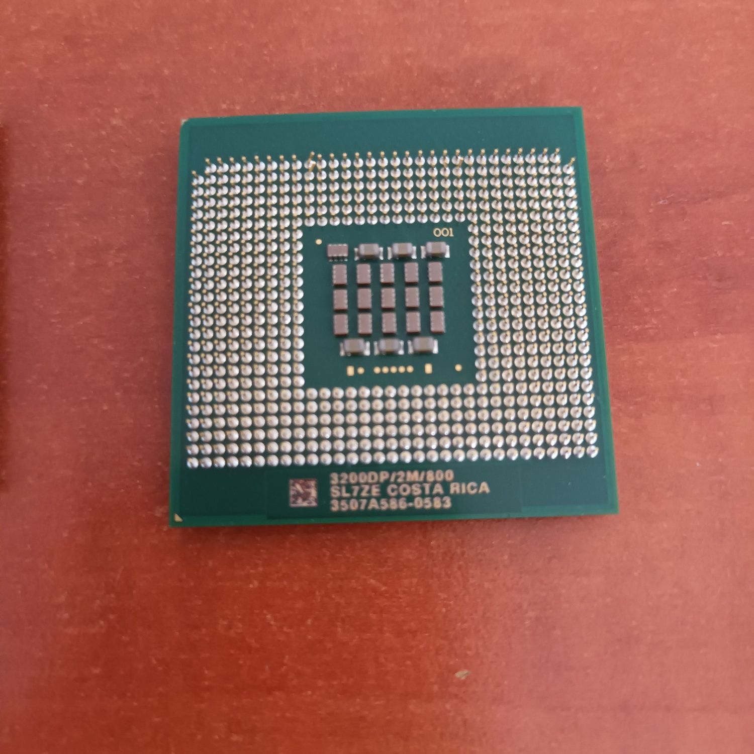 procesor AMD Opteron 2216 + 2 procesoare Xeon 3200 DP