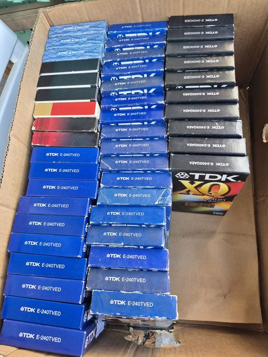 Vând 82 casete video VHS originale TDK,Sony 240 minute, filme Acțiune