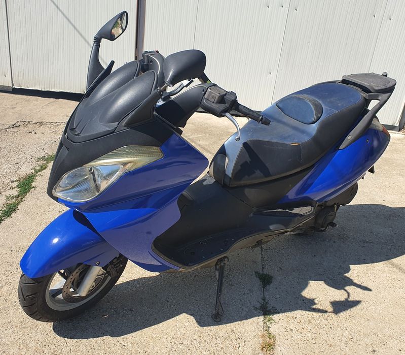Maxiscuter Aprilia Atlantic 200. 2003 + unul de piese