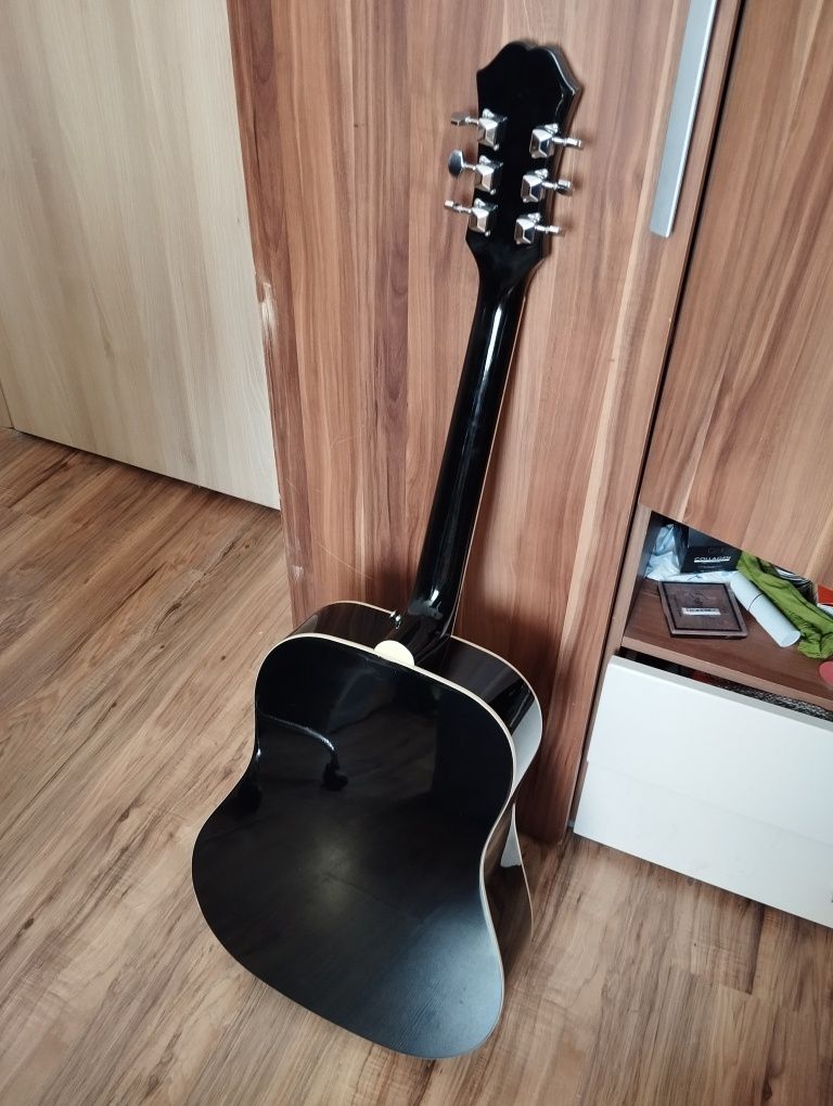 Акустична китара Epiphone DR-100