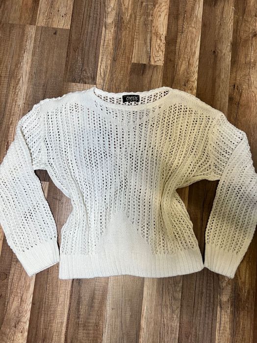 Бял дамски пуловер - мрежест
