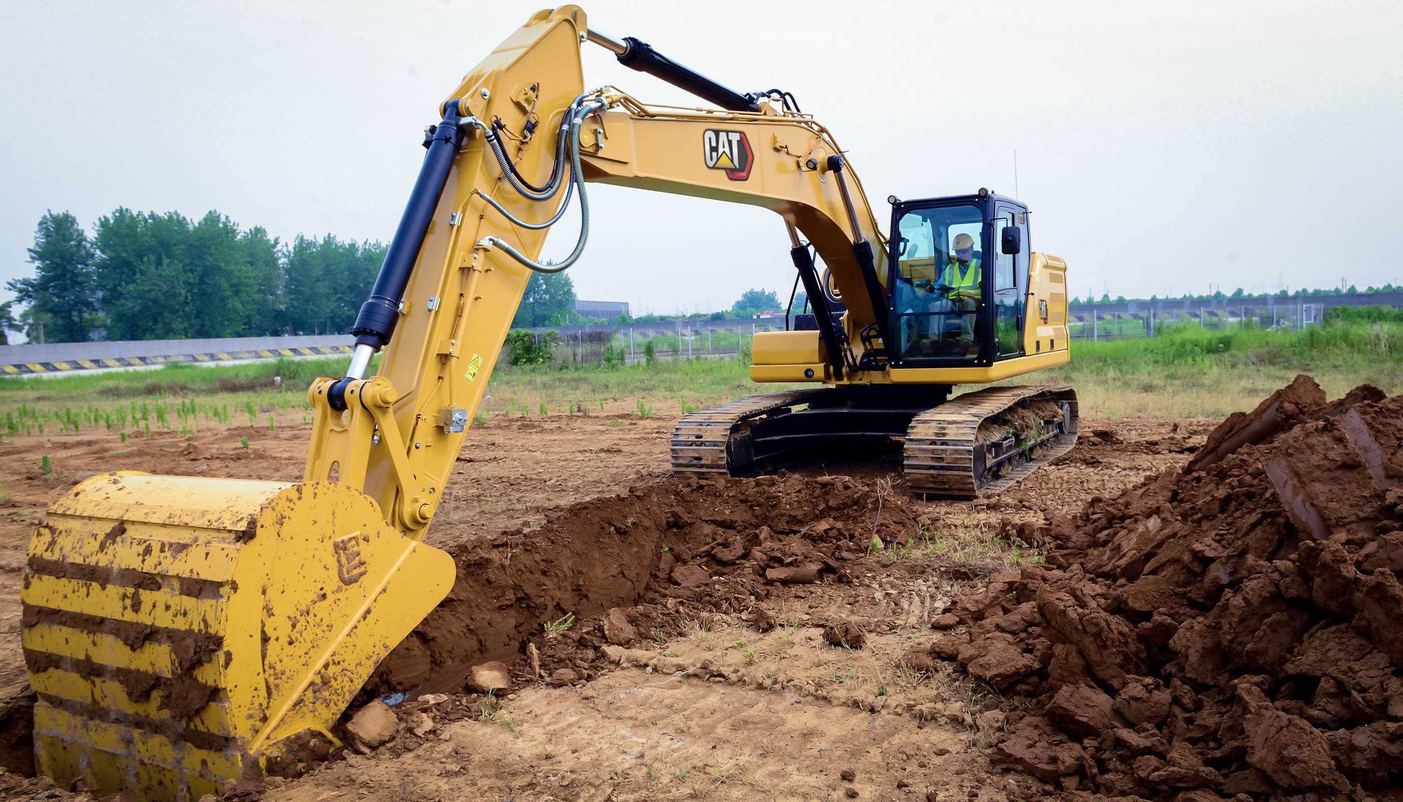 Гусеничный экскаватор САТ 323 (ковш 1.4 м3) 24 тонн