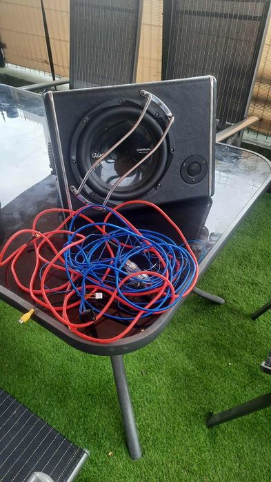 Subwoofer auto activ.