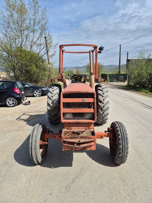 Tractor Renault 461