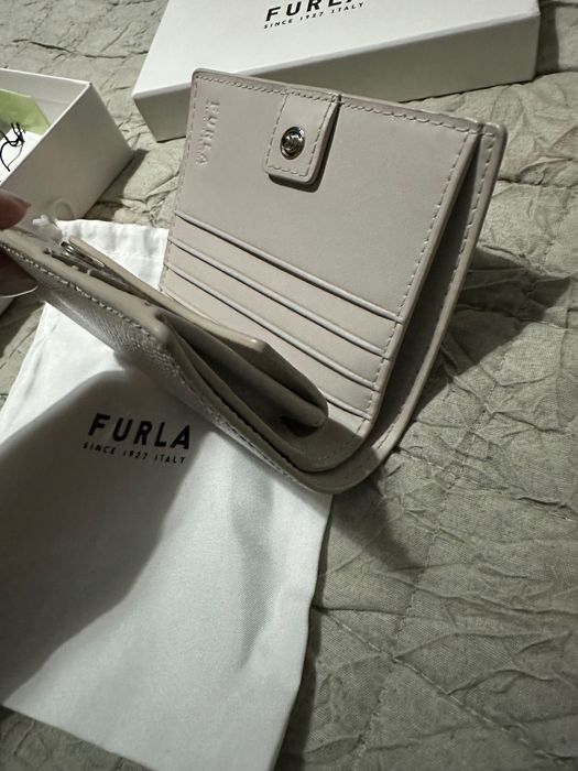 Малко дамско портмоне Furla
