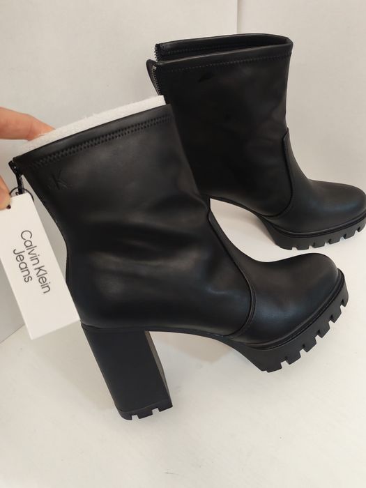 Боти Calvin klein нови