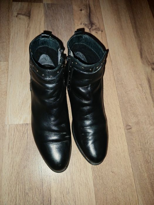 Vând cizme damă marca Giorgio Venuti