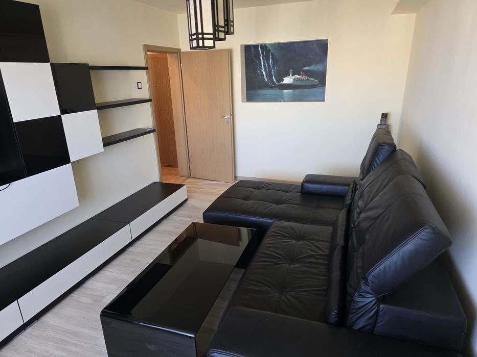 Inchiriez apartament 3 camere,2 bai, central, B.dul Grivitei, Brasov